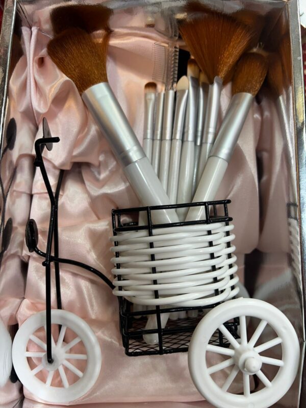 Beauty Nakeed Cycle Makeup Brush 12pcs Set